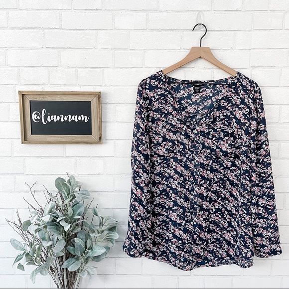 torrid Tops - TORRID Navy Flowered Pocket Front Blouse